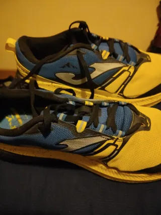 Zapatillas Joma Trail Running Azul y Amarillo