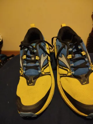 Zapatillas Joma Trail Running Azul y Amarillo