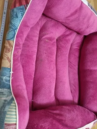 Letto per cani multicolore e rosa