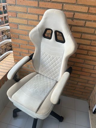 Silla de escritorio gaming beige y blanca