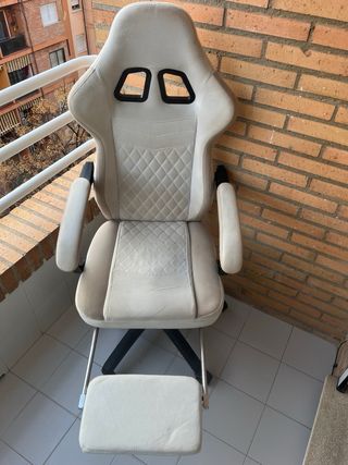 Silla de escritorio gaming beige y blanca