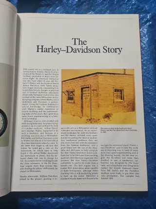 Libro Harley-Davidson Factory and Custom