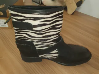 Botines Guess Animal Print Talla 41
