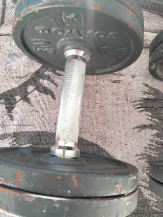 Mancuernas de 10 kilos cada una . 2-2-1