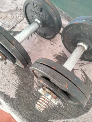 Mancuernas de 10 kilos cada una . 2-2-1