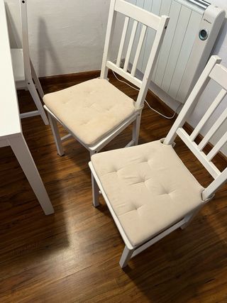 Mesa extensible Vihals Ikea blanca + 4 sillas