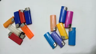 Lote 14 encendedores de colores