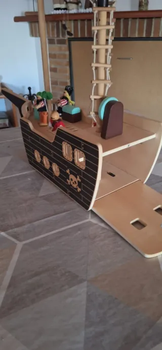 Barco de juguete infantil