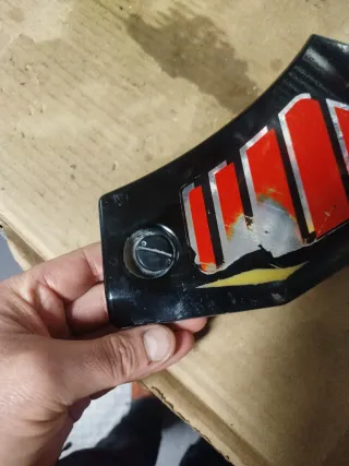 Tapa lateral Puch Suzuki Maxi