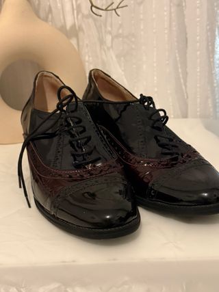 Zapatos D'Chicas charol cordones T40