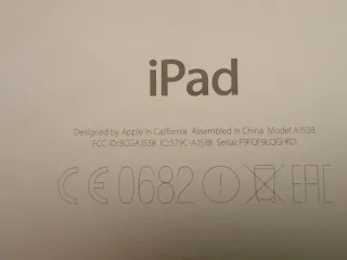 iPad Mini 4 A1538 con funda azul