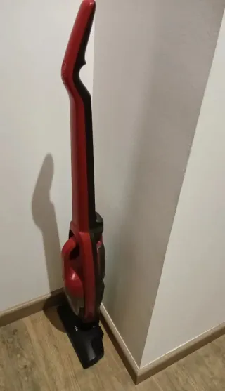 Aspirador AEG Rojo