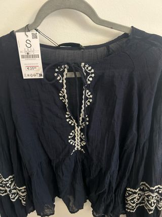 Blusa Stradivarius azul Talla S Bordada