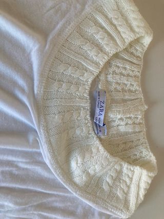 Zara Camiseta Blanca Manga Larga Cuello Trenzado