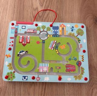 Juego magnético de laberinto infantil