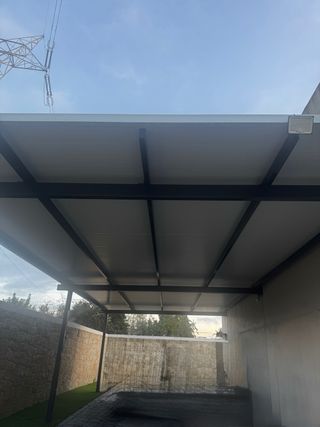 Pérgola de hierro galvanizado