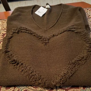 Jersey marrón con corazón talla única nuevo