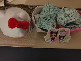 Muñeca LOL Surprise Kuromi QT Hello Kitty
