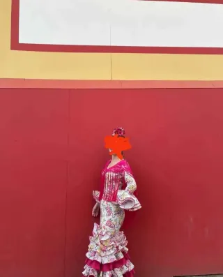 Traje de flamenca volantes flores.