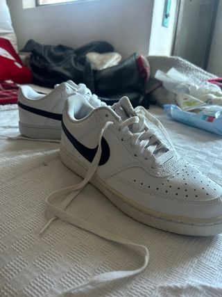 Zapatillas Nike Blancas uso 3 veces por una niña