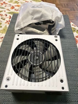 Corsair RM750x Fuente de Alimentación Blanca