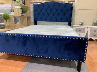 Cama capitoné azul con colchón 135*190 cm