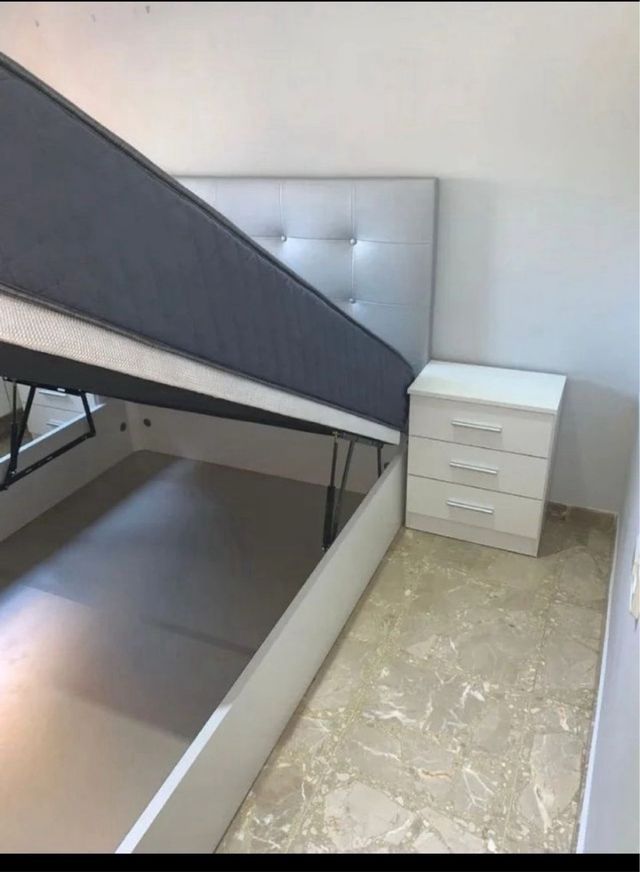 Liquidación Canapé de Tela y Madera