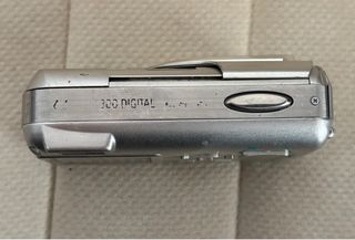 Cámara Olympus Plata 300 D