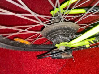 Bicicleta infantil verde