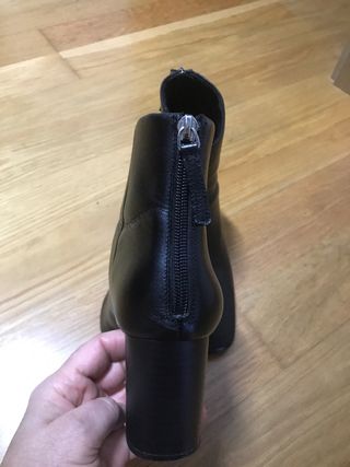 Botines negros tacón talla 38