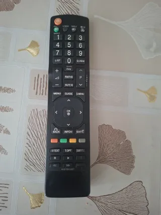 Televisión LG 47pulgadas. 91cm largo y 67cm alto.