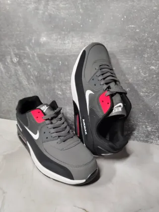 Zapatillas Talla 43 (Oferta 2 pares 70€)