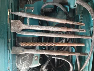 Taladro Percutor Makita HR2630T