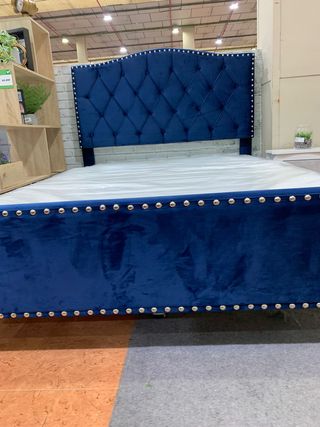 Cama capitoné azul + colchón 135x190