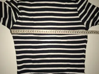 Camiseta de rayas cuello alto