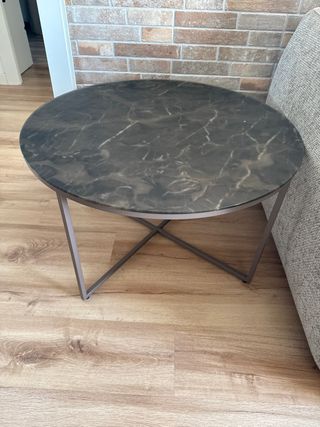 Mesa redonda estilo mármol y metal