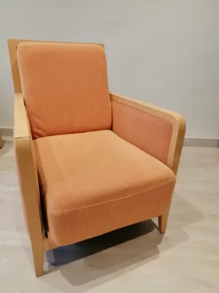 Butaca de tela y madera