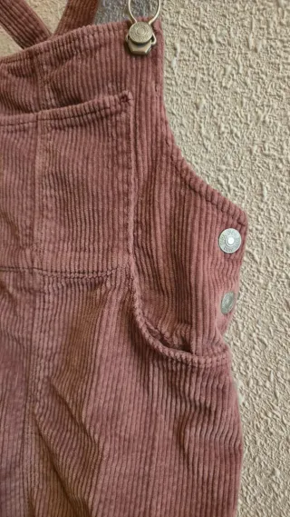 Pichi de pana rosa. Marca Zara.