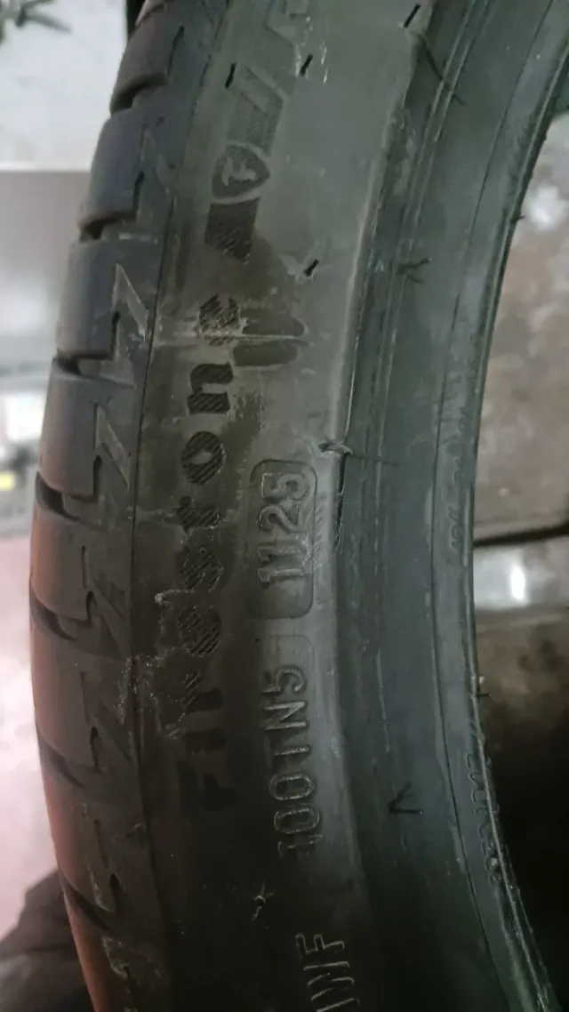 235/40 R18 95Y FIRESTONE ROADHAWK 2