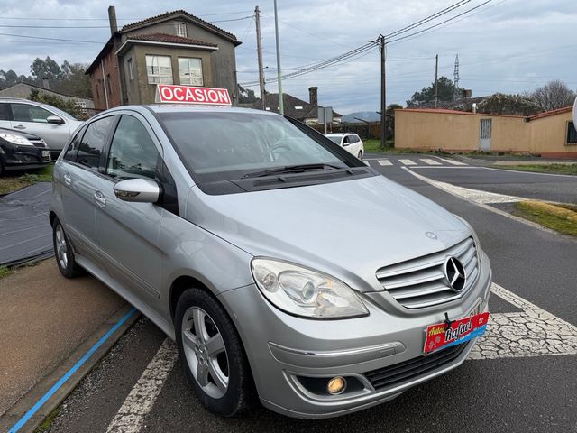 Mercedes-Benz Clase B CDI 140CV *GANCHO DE REMOL*