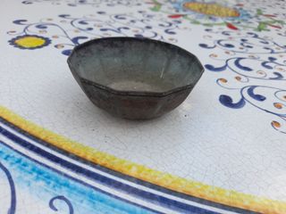 Piccolo contenitore in metallo