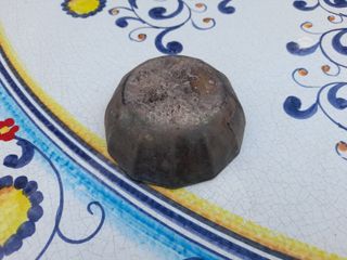 Piccolo contenitore in metallo