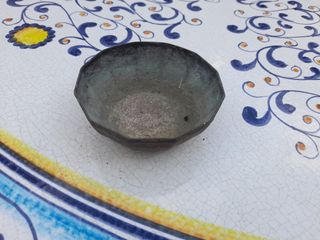 Piccolo contenitore in metallo