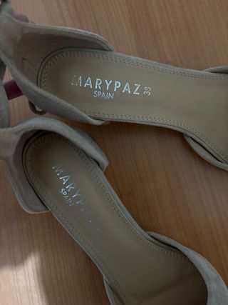 Zapatos de tacón Mary Paz beige talla 38