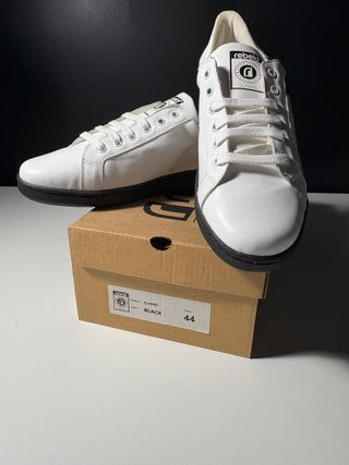 Zapatillas REBELD Negras