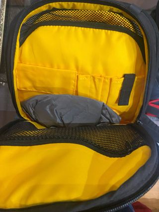 Cámara Canon EOS 650D con Flash