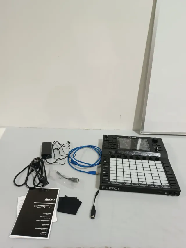 Akai Professional FORCE P11Y0385