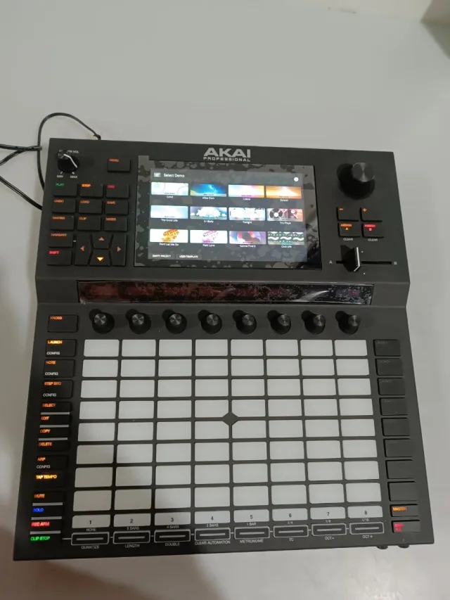 Akai Professional FORCE P11Y0385