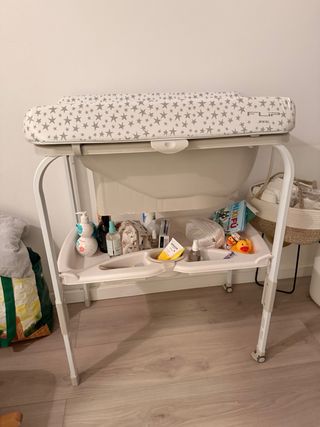 Cambiador y bañera para bebé