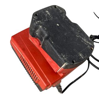 Sierra Automatica Hilti WSR 650-A con cargador